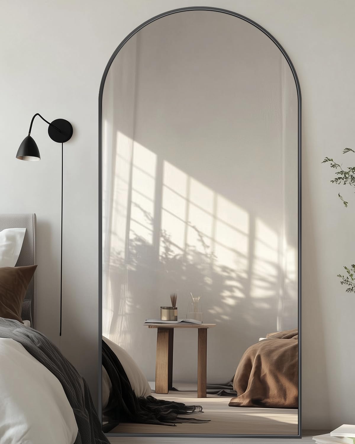 Coomily aluminum frame closeup highlighting slim brushed finish and durable construction