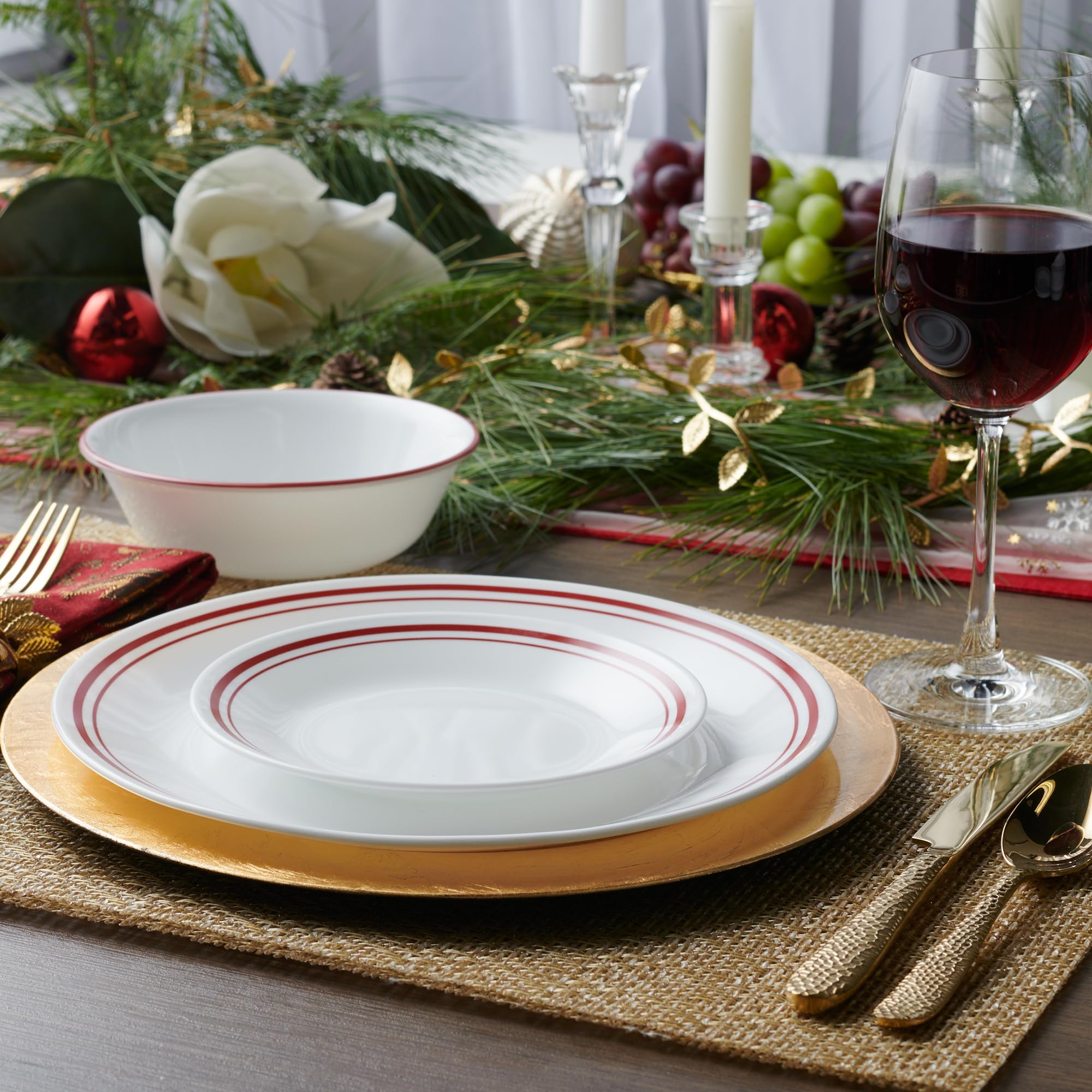 Corelle Logan bowl in microwave demonstrating microwave-safe reheating benefit