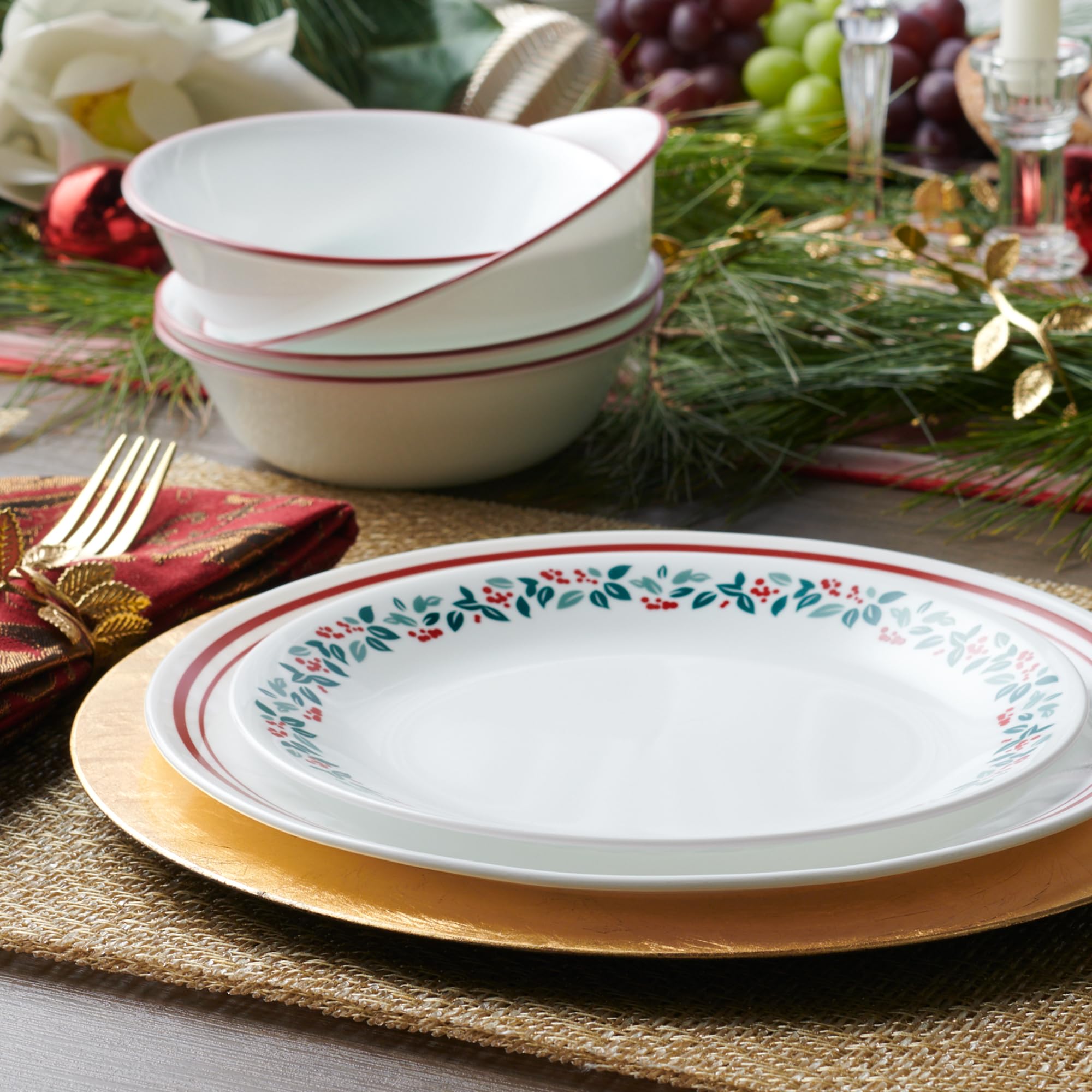 Corelle Logan size comparison with hand showing lightweight handling benefit