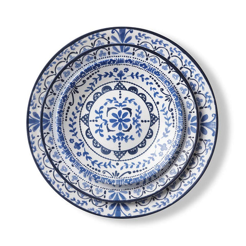 Corelle Portofino bowl detail showing Vitrelle surface and benefit of easy cleaning