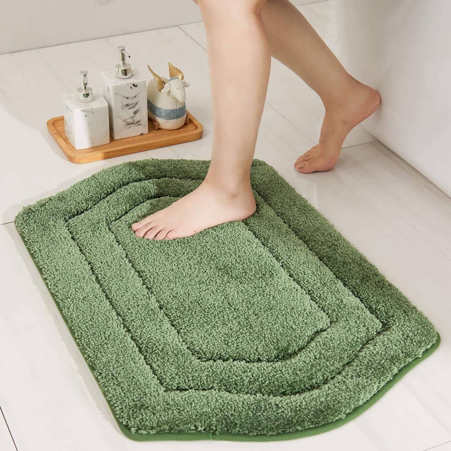 COSY HOMEER front view showing plush bath mat and cushioned comfort