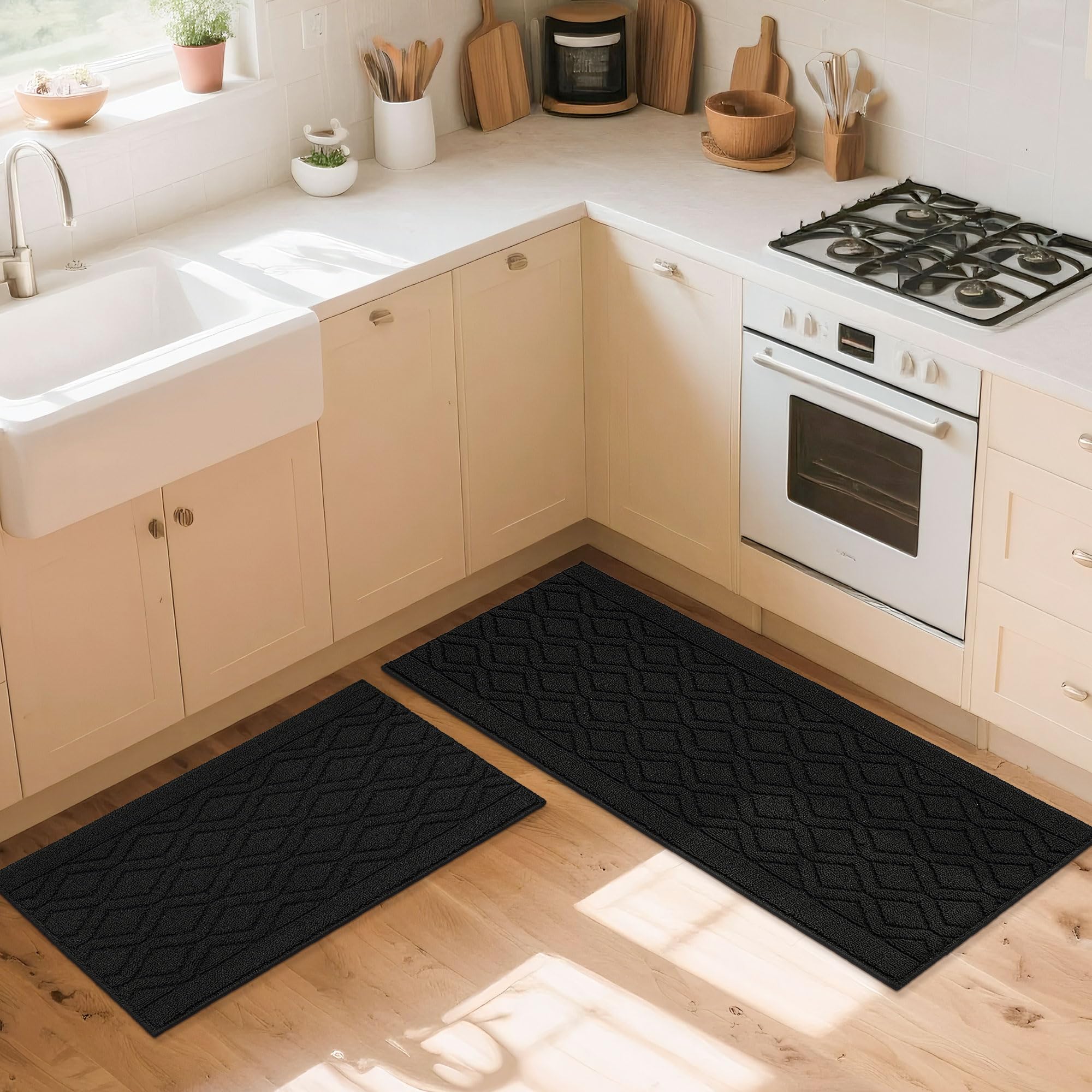 COSY HOMEER mat in styled kitchen conveying comfort and sleek aesthetic