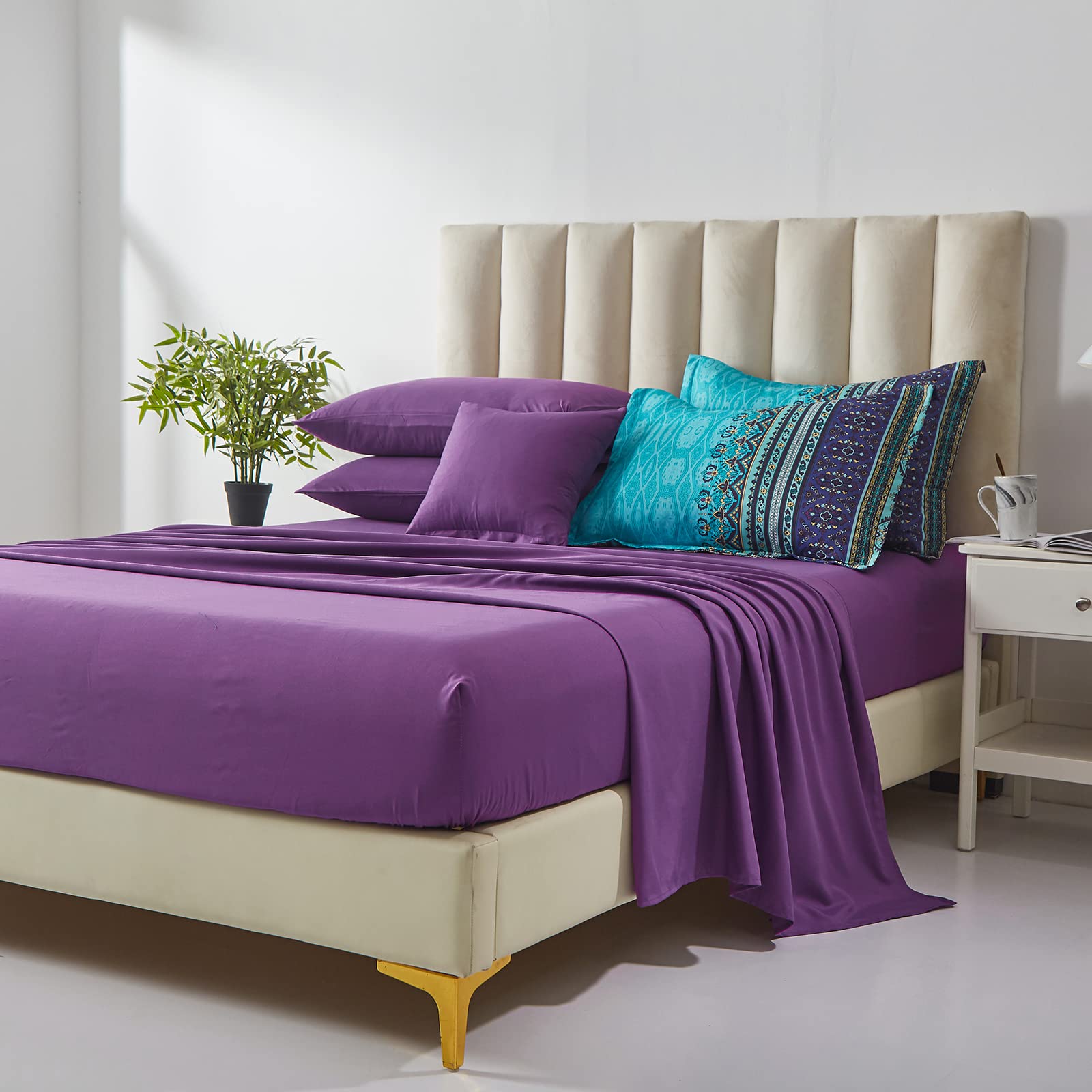 Cottolester styled bedroom scene demonstrating how the set brightens space