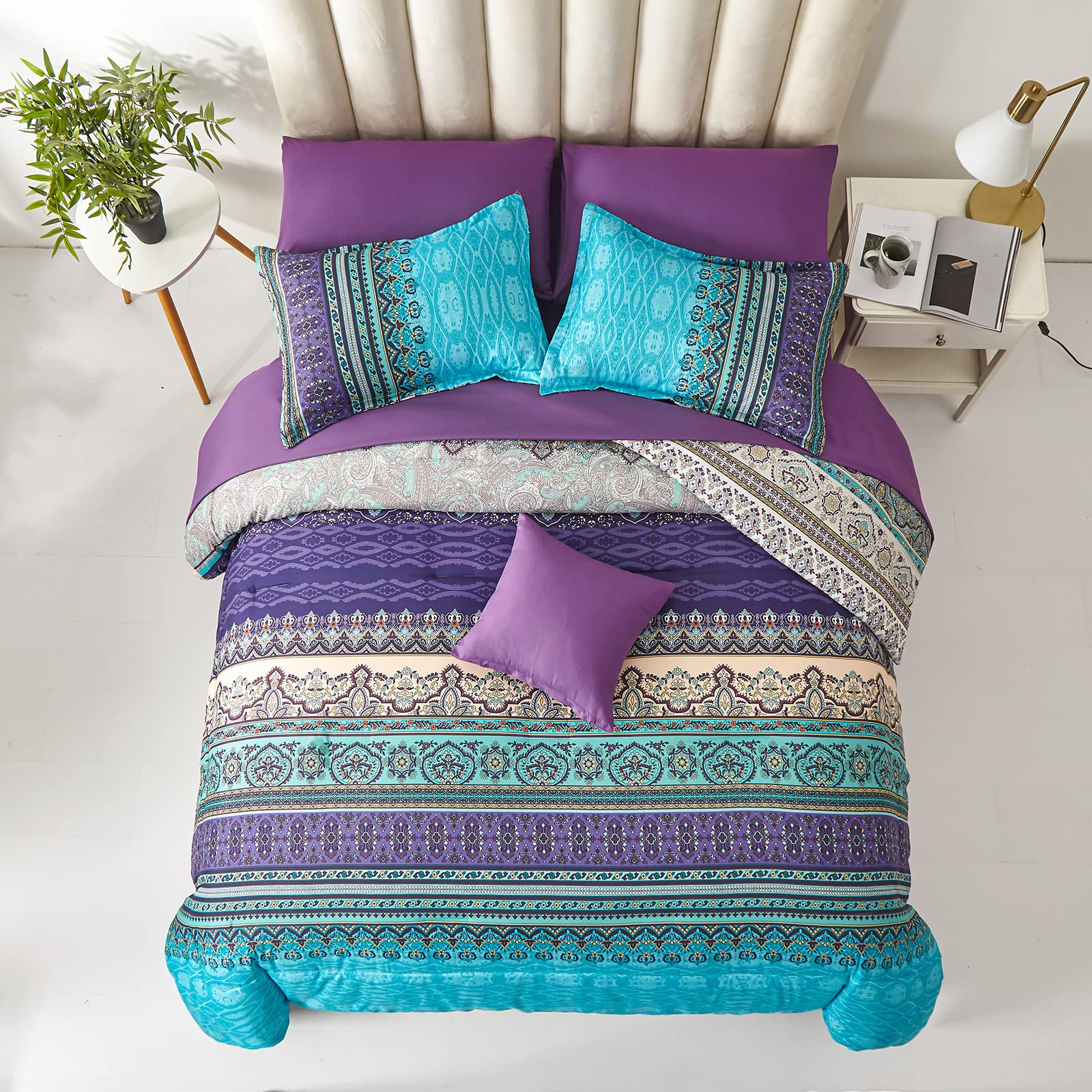 Cottolester aqua paisley pattern close-up displaying vibrant print and fresh color
