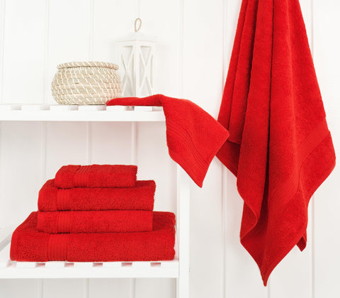 Cotton Paradise folded bath towel detail displaying plush absorbency