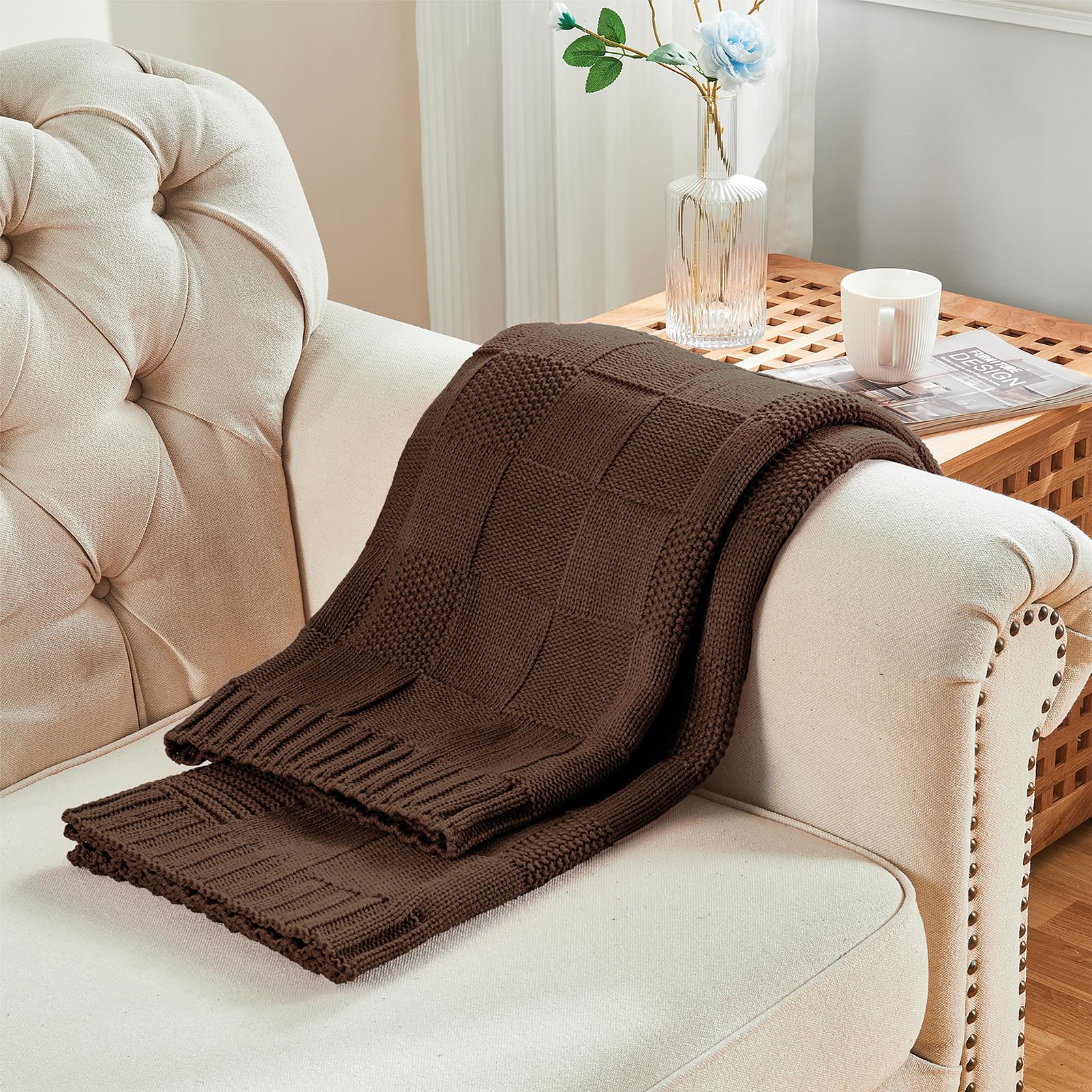 CozeCube edge and stitching detail showing durable knit craftsmanship