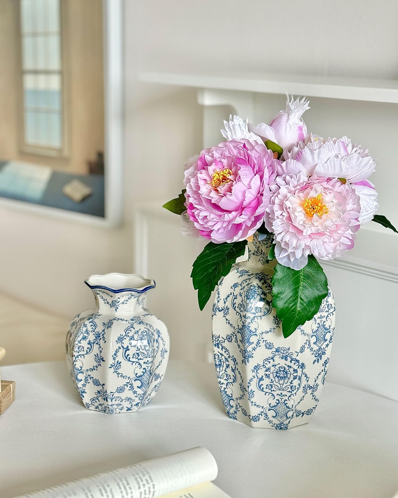 COZLIV displayed with a single stem illustrating practical use and refined tabletop appeal