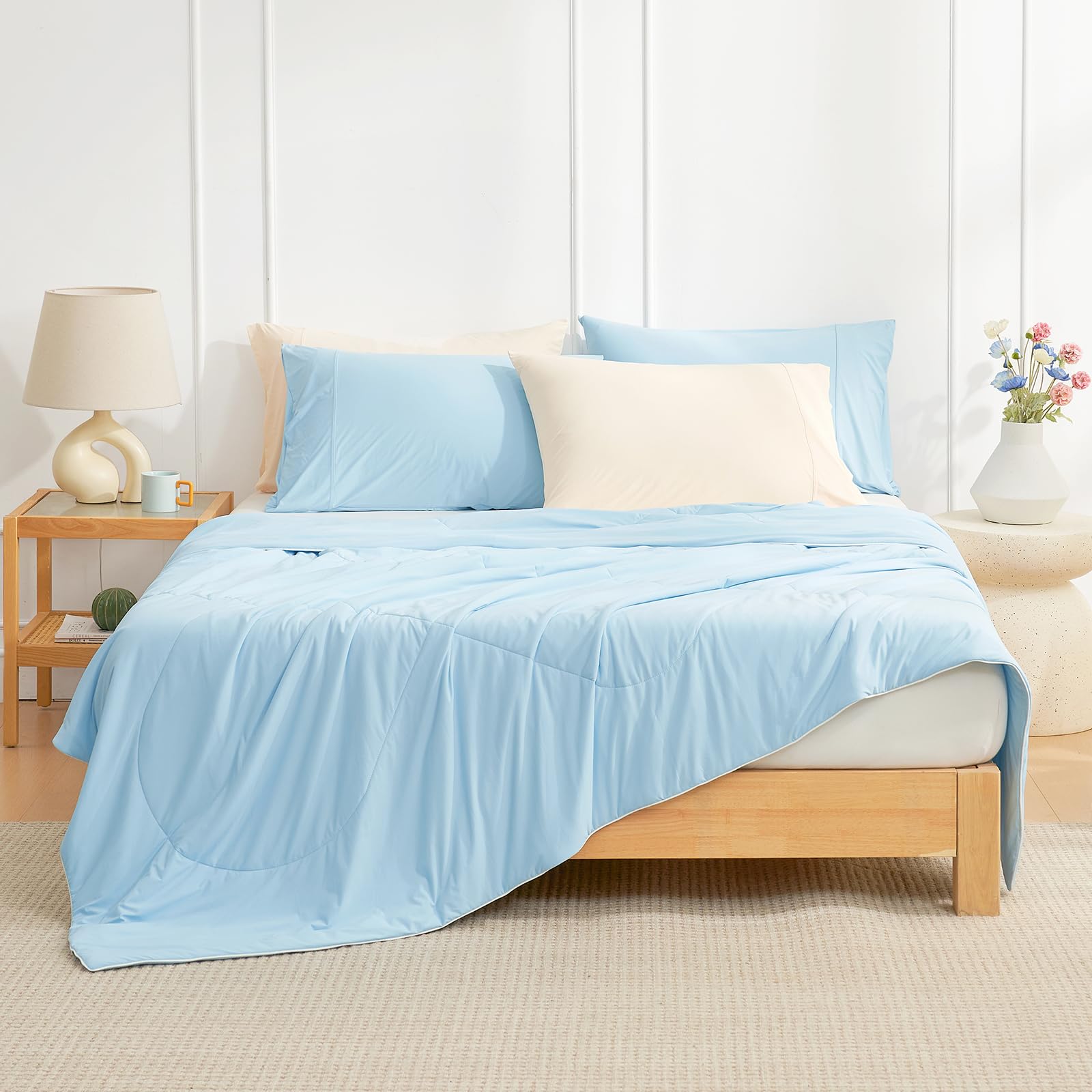 Cozy Bliss detail of single-needle edge stitching ensuring durable fill stability