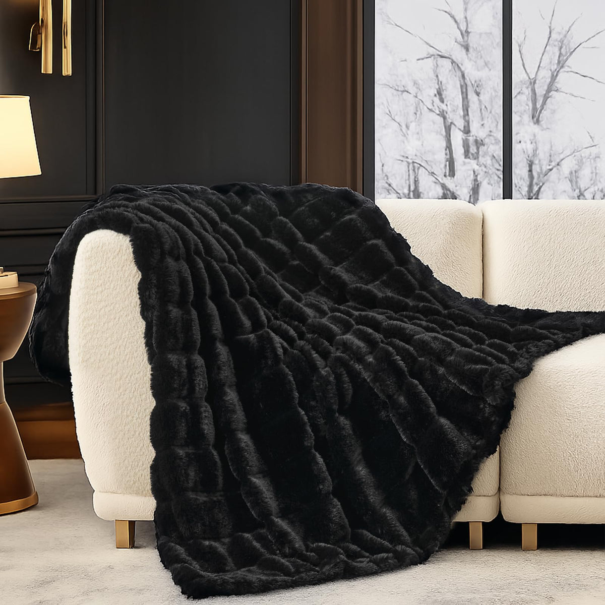 Cozy Bliss front packaging showing black throw and gift-ready appeal