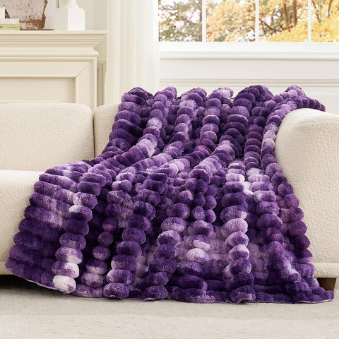 Cozy Bliss spread on a bed showing styling idea and bedroom warmth benefit