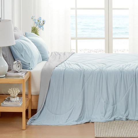 Cozy Bliss loft close-up displaying fluffy down-alternative fill for soft support and hypoallergenic comfort