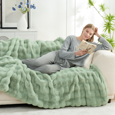 Cozy Bliss compressed in shipping box indicating compact shipment and easy unboxing benefit