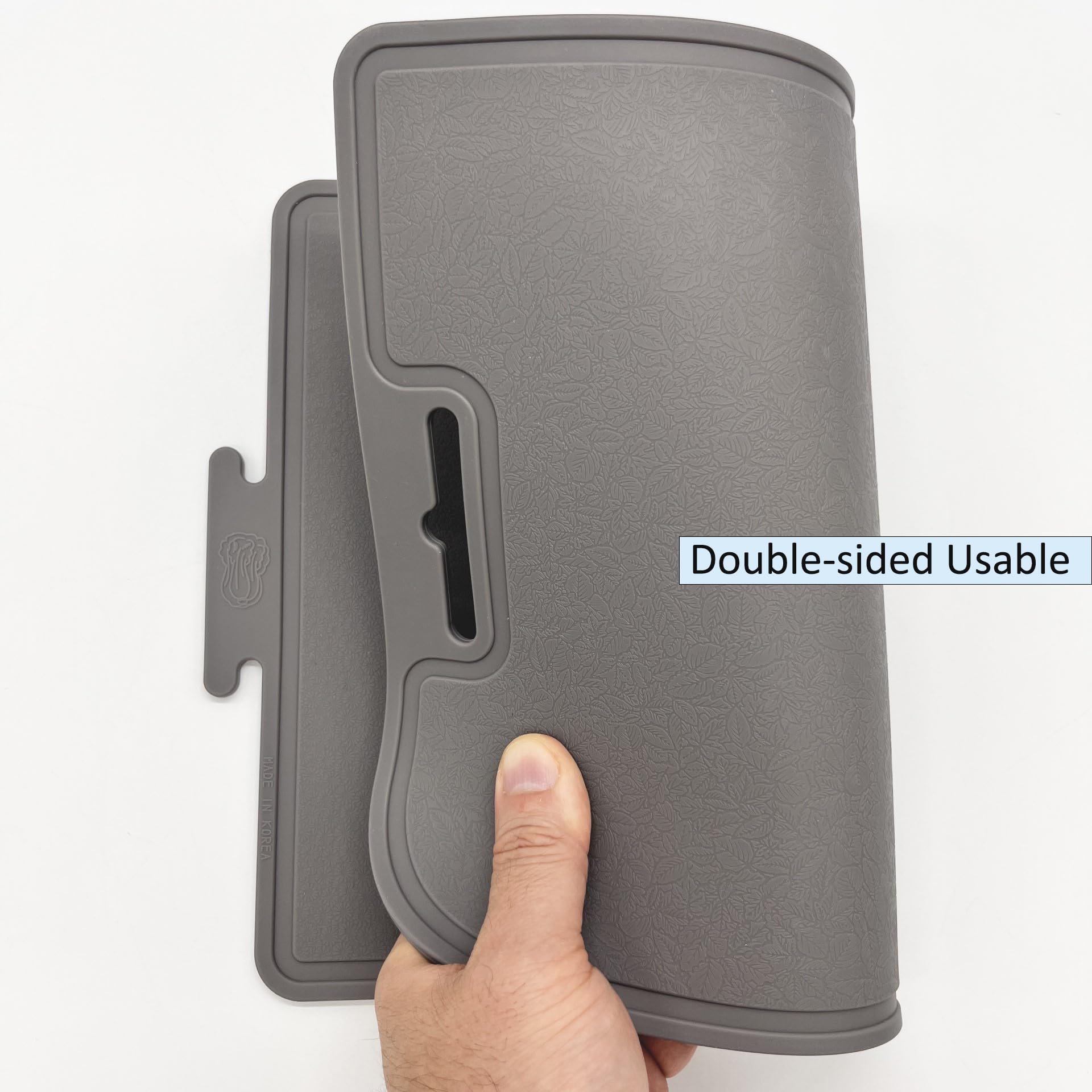 cozymomdeco used on camping table for outdoor meal prep convenience