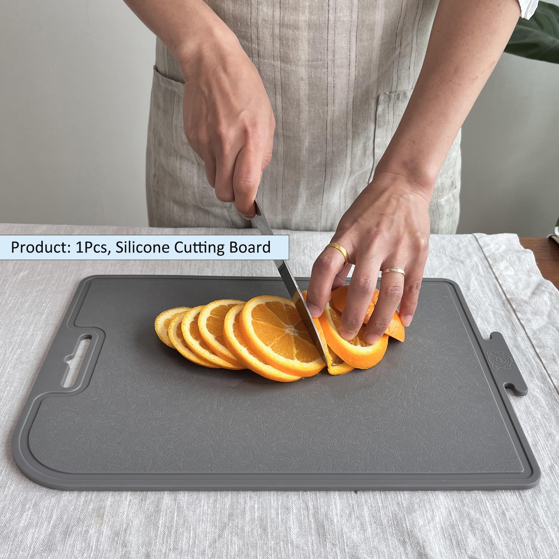 cozymomdeco folded board pouring chopped vegetables for easy transfer