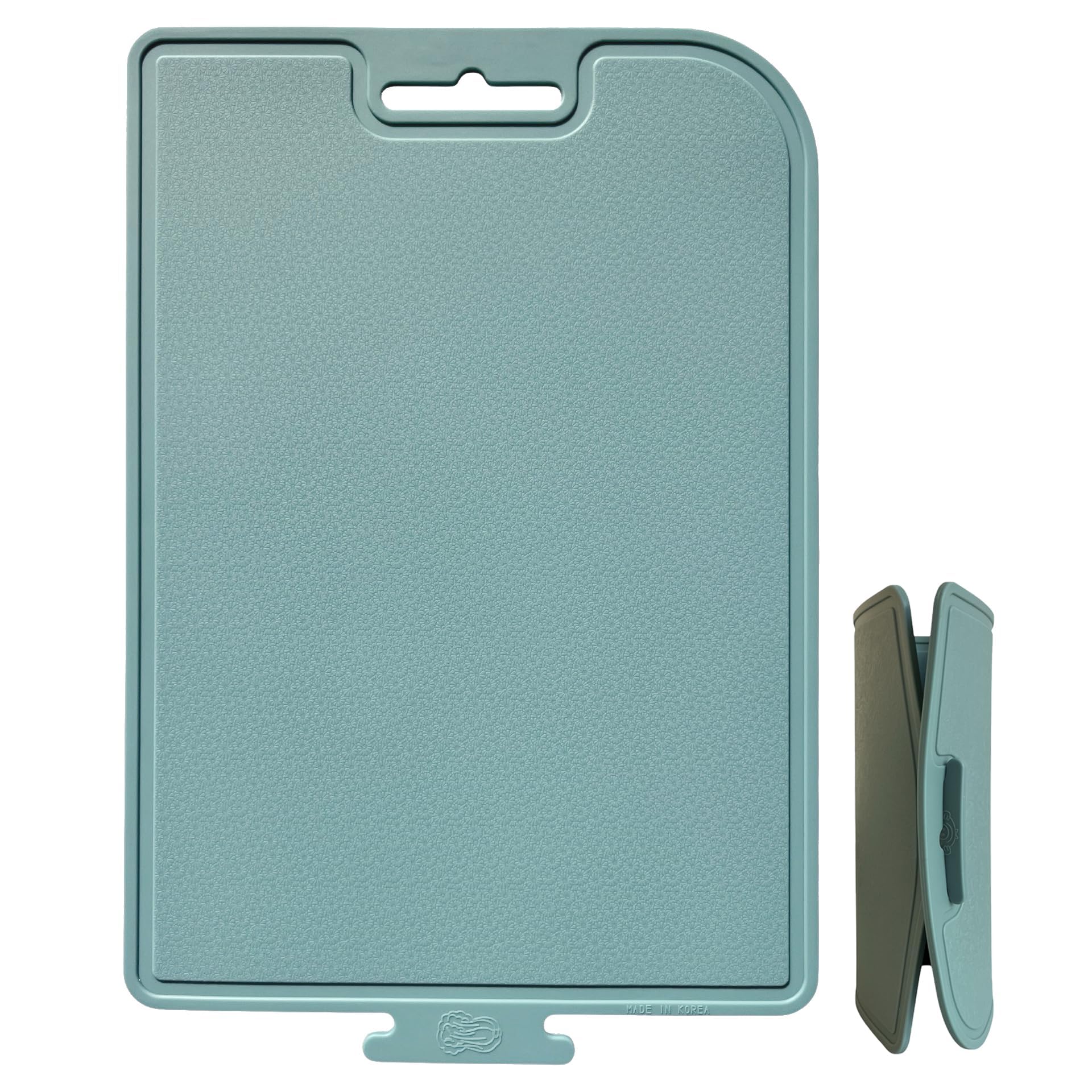 cozymomdeco front view mint cutting board shows clean surface and color benefit