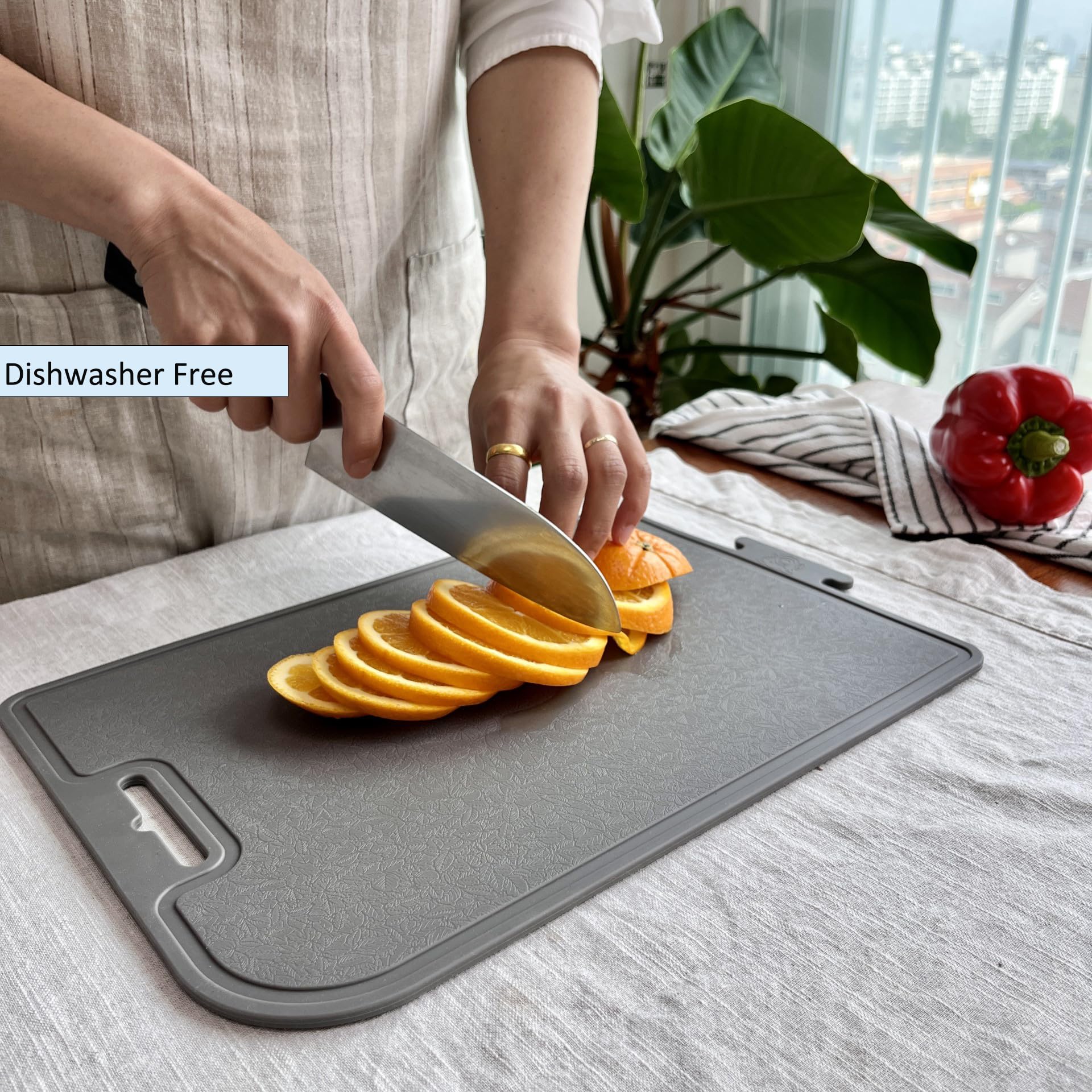 cozymomdeco textured edge detail that improves grip and control