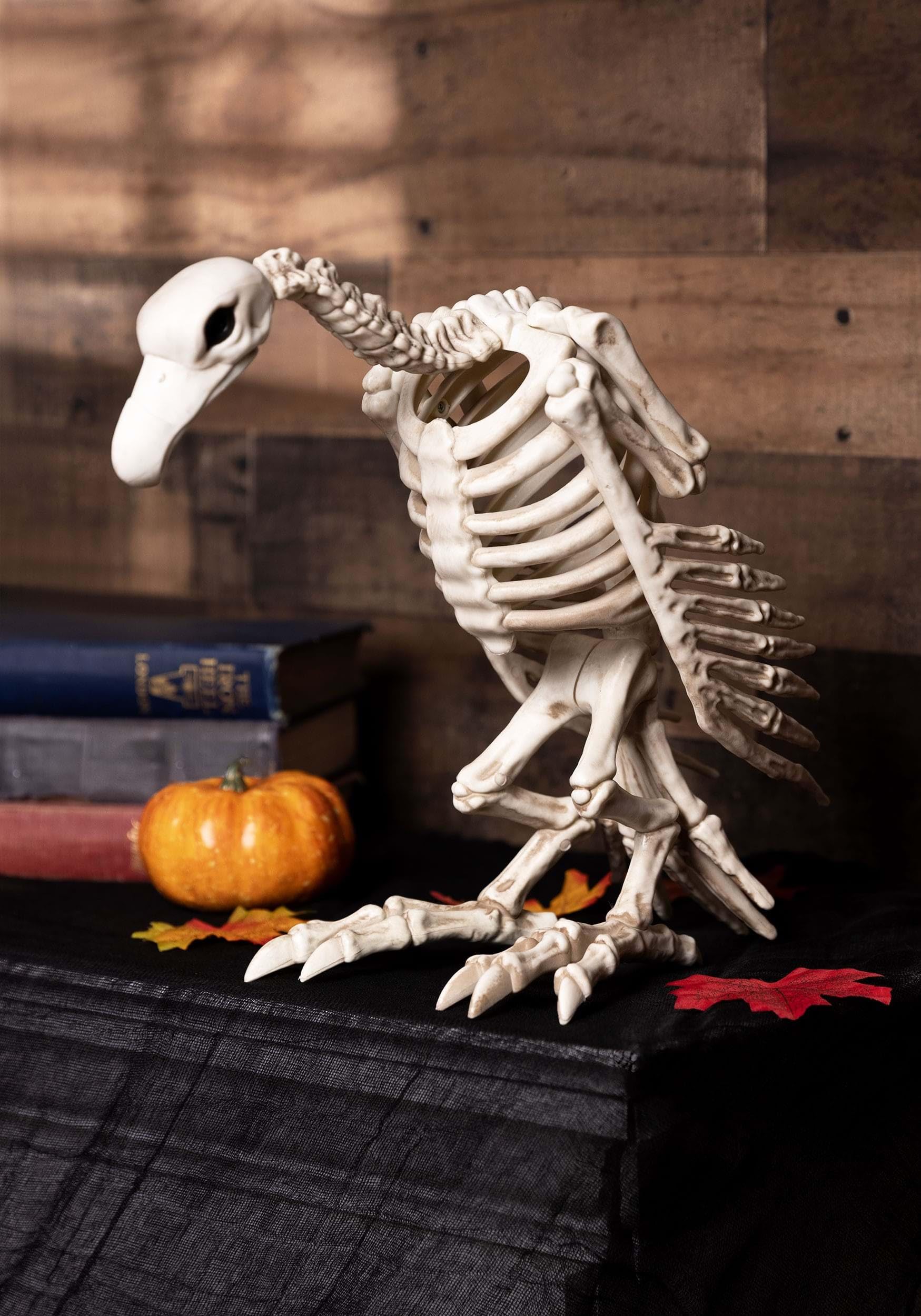 Crazy Bonez close-up of bendable neck and movable head for customizable spooky poses