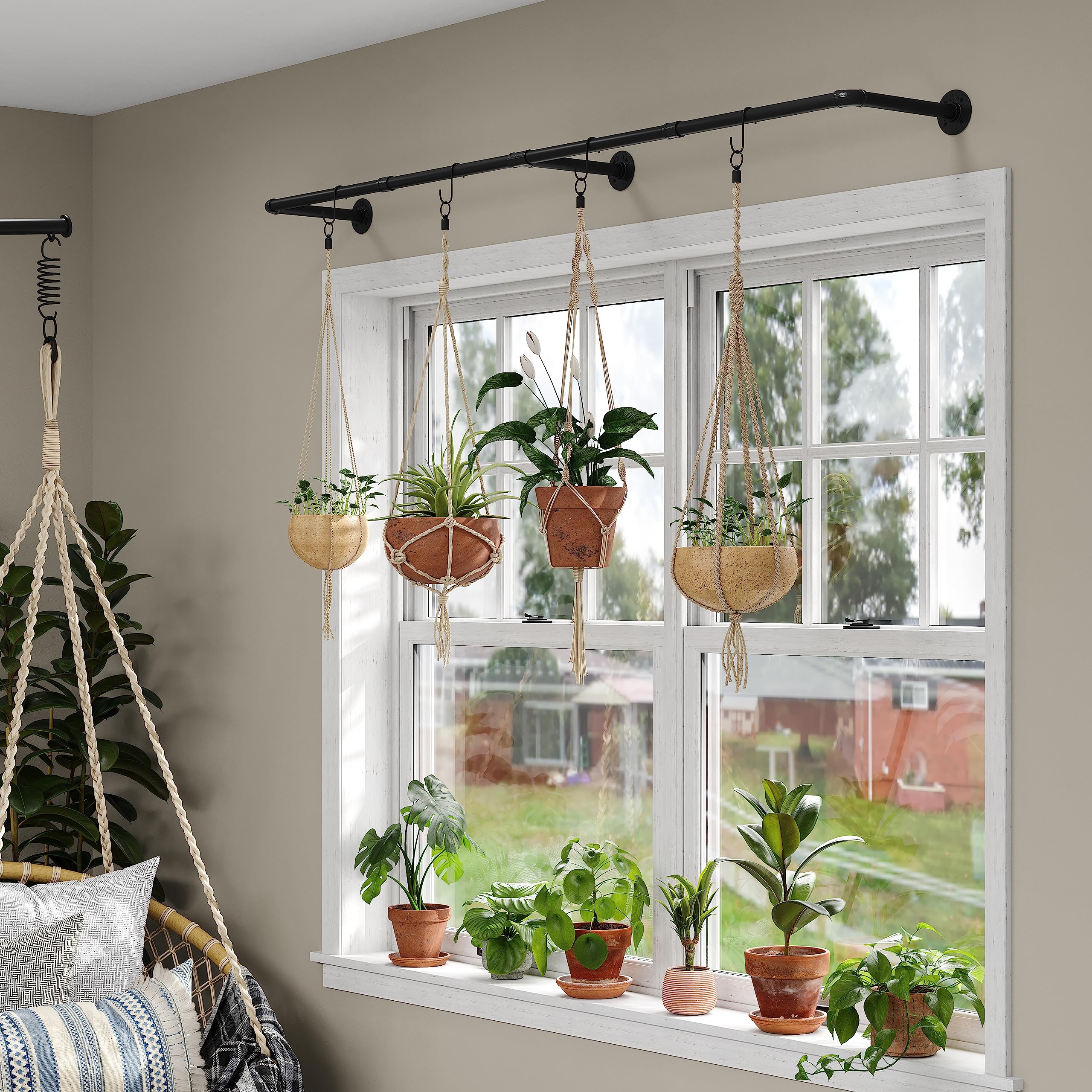 Crehomfy scale photo with clothing load showing heavy-duty 135 lb capacity