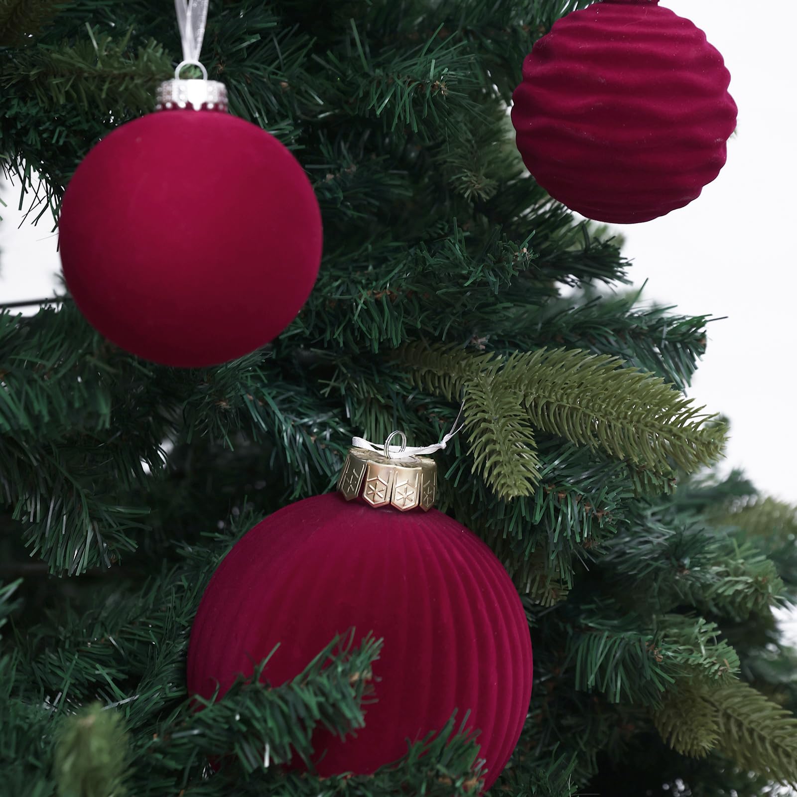 CristBest label and hanging rope detail showing secure cord benefit: simple, reliable hanging