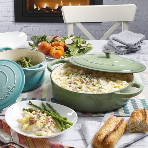 Crock-Pot Artisan braiser next to measuring cup to illustrate 5-quart capacity and scale