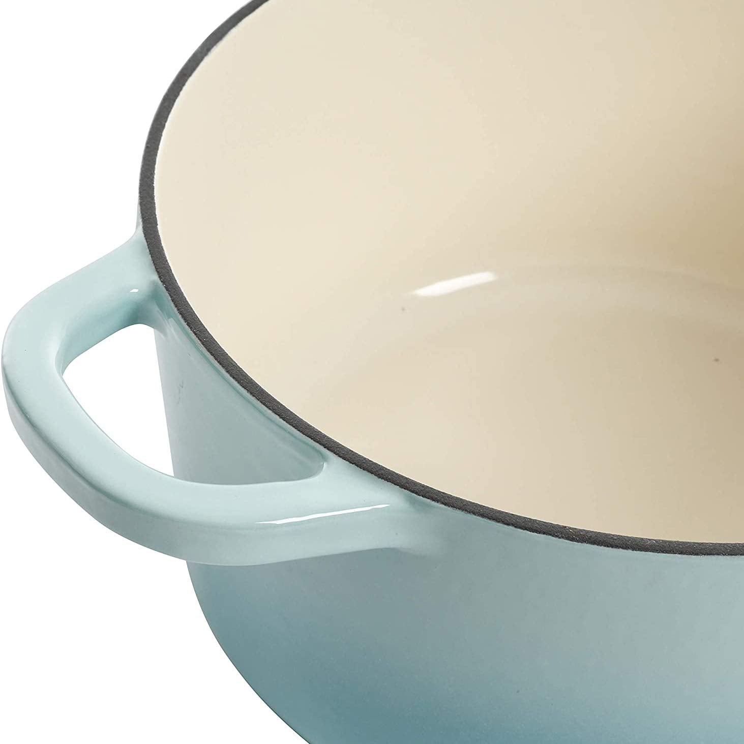 Crock-Pot Artisan lid closeup highlighting snug fit and moisture retention benefit