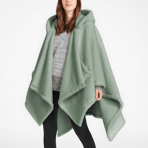 CUBRIDGE closeup sherpa texture highlighting soft plush comfort