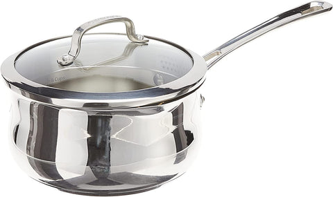 Cuisinart 419-18P pouring demonstration illustrating tapered rim for drip-free pouring