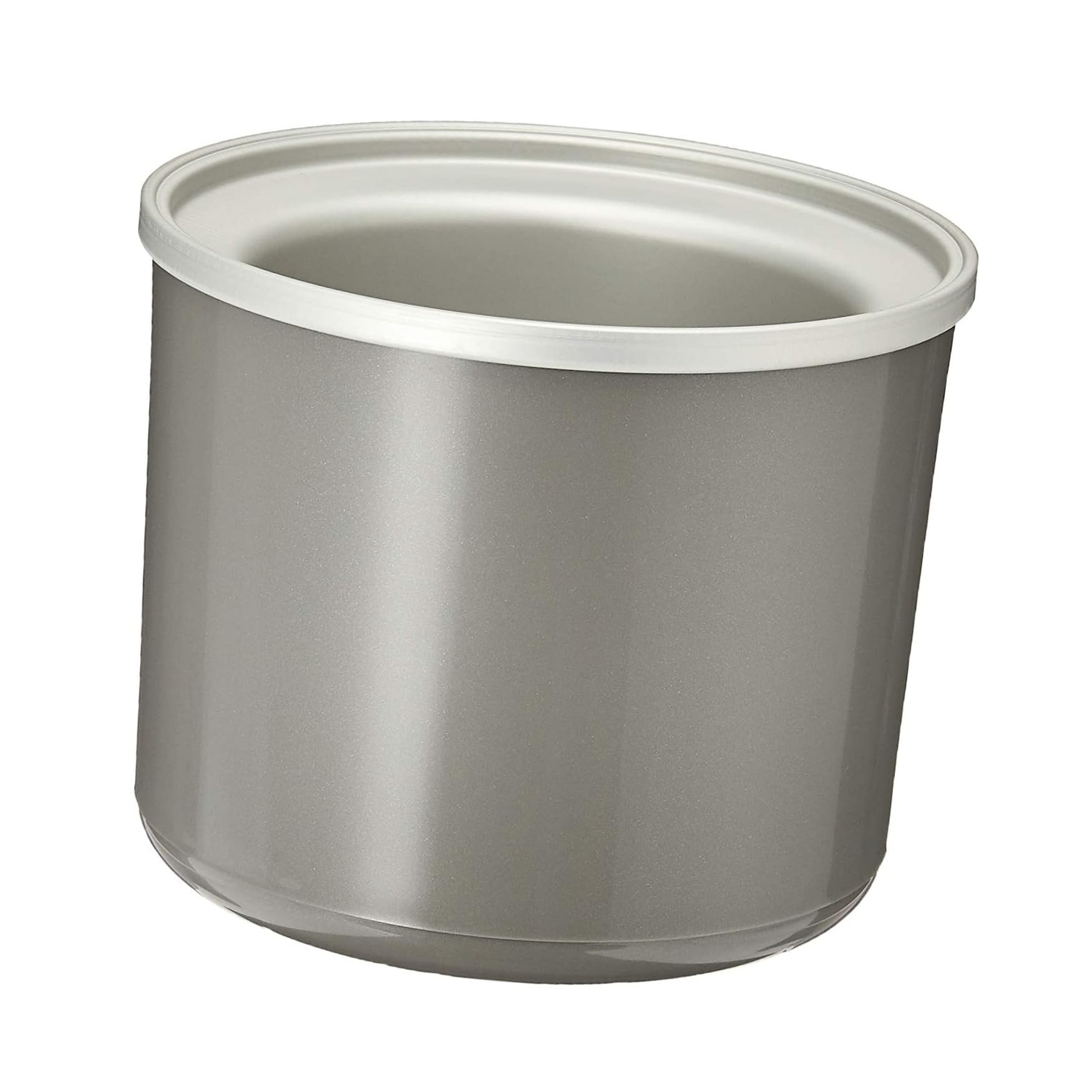 Cuisinart bowl beside a measuring cup showing 2-quart capacity for meal-scale planning