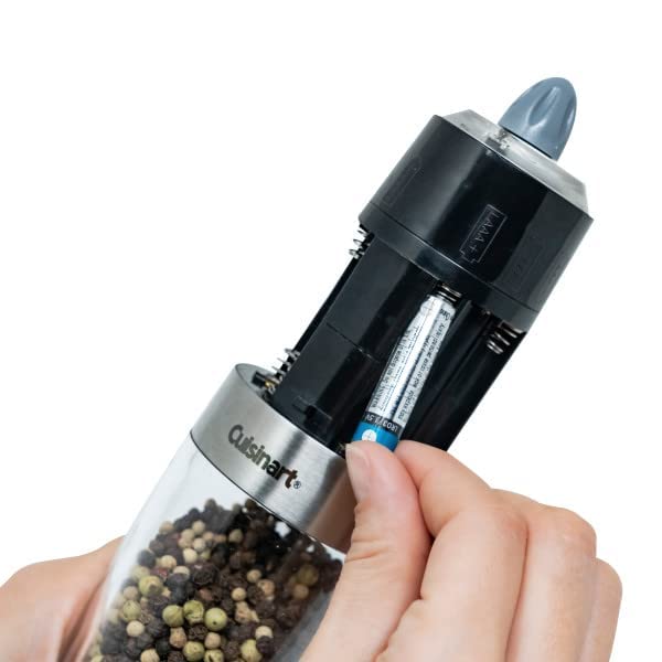 Cuisinart one-handed operation demo showing effortless use while cooking