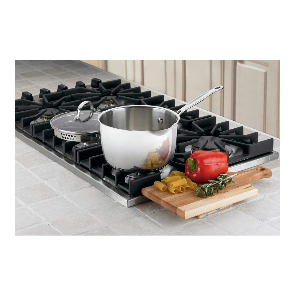 Cuisinart saucepan lid close-up with dual drain holes and pour spout, controlled draining benefit