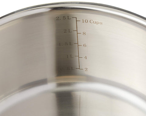 Cuisinart saucepan pouring action illustrating tapered rim for drip‑free pouring
