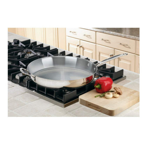 Cuisinart skillet close-up of aluminum-encapsulated base ensuring even heat distribution