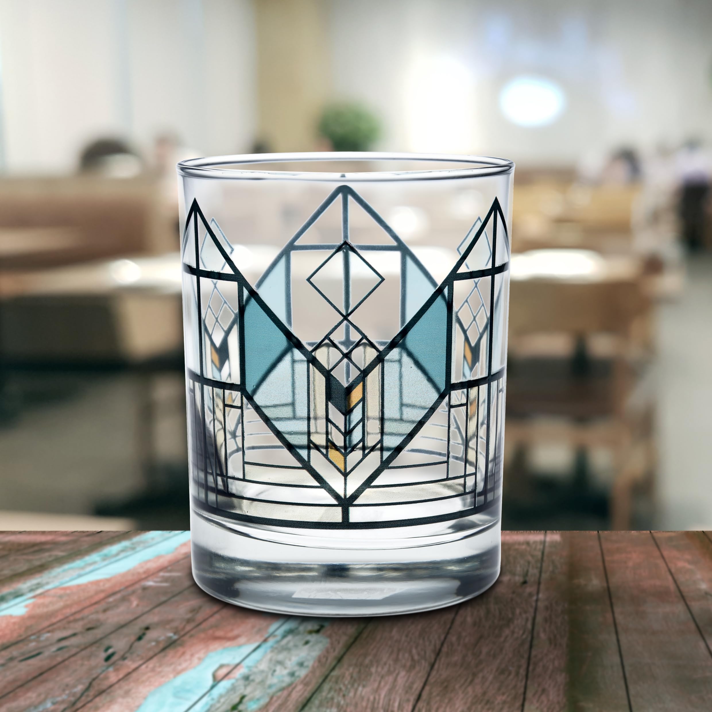 Culver glass in use with cocktail demonstrating design visibility and entertaining appeal