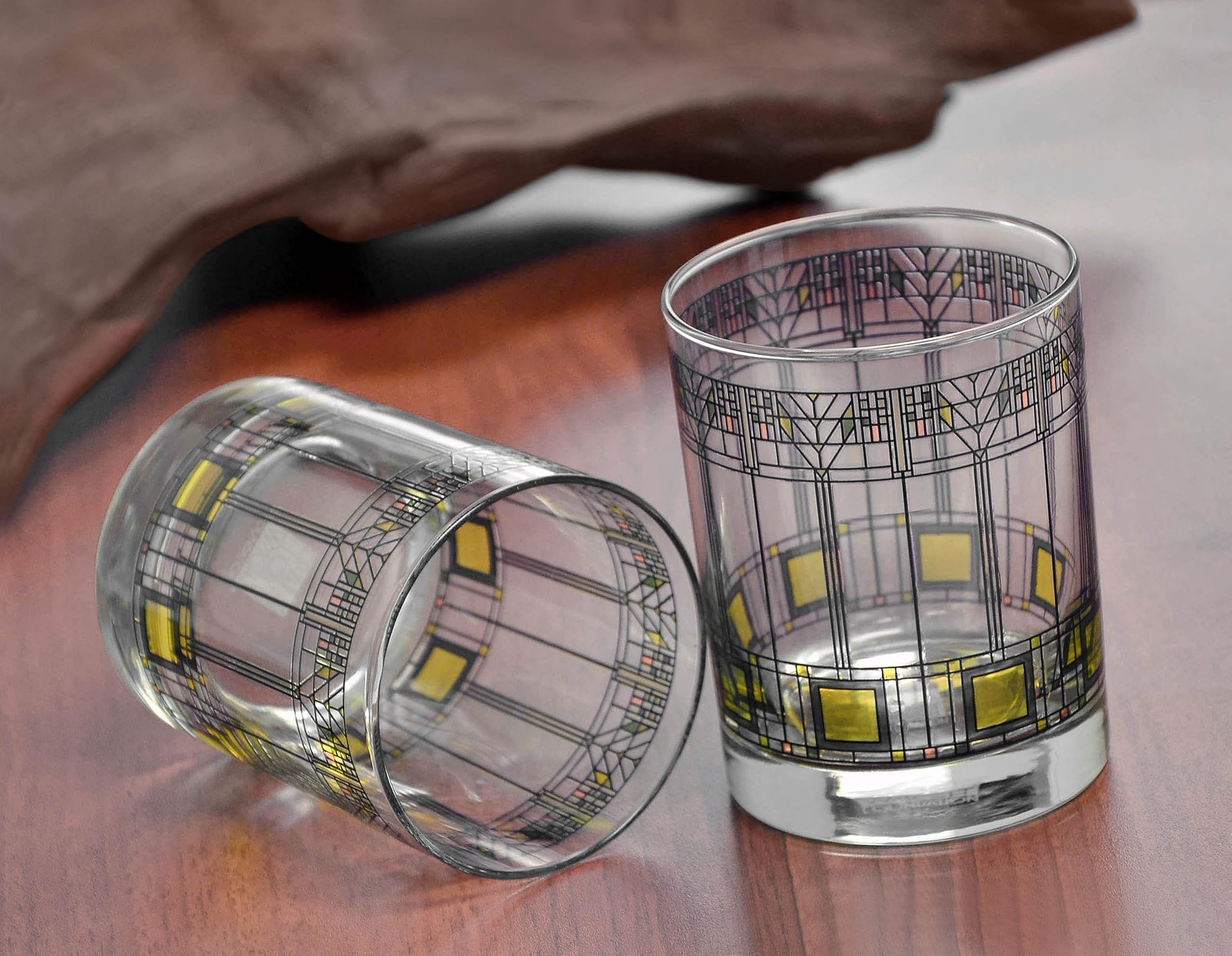Culver glass held to show 14-ounce scale and comfortable grip