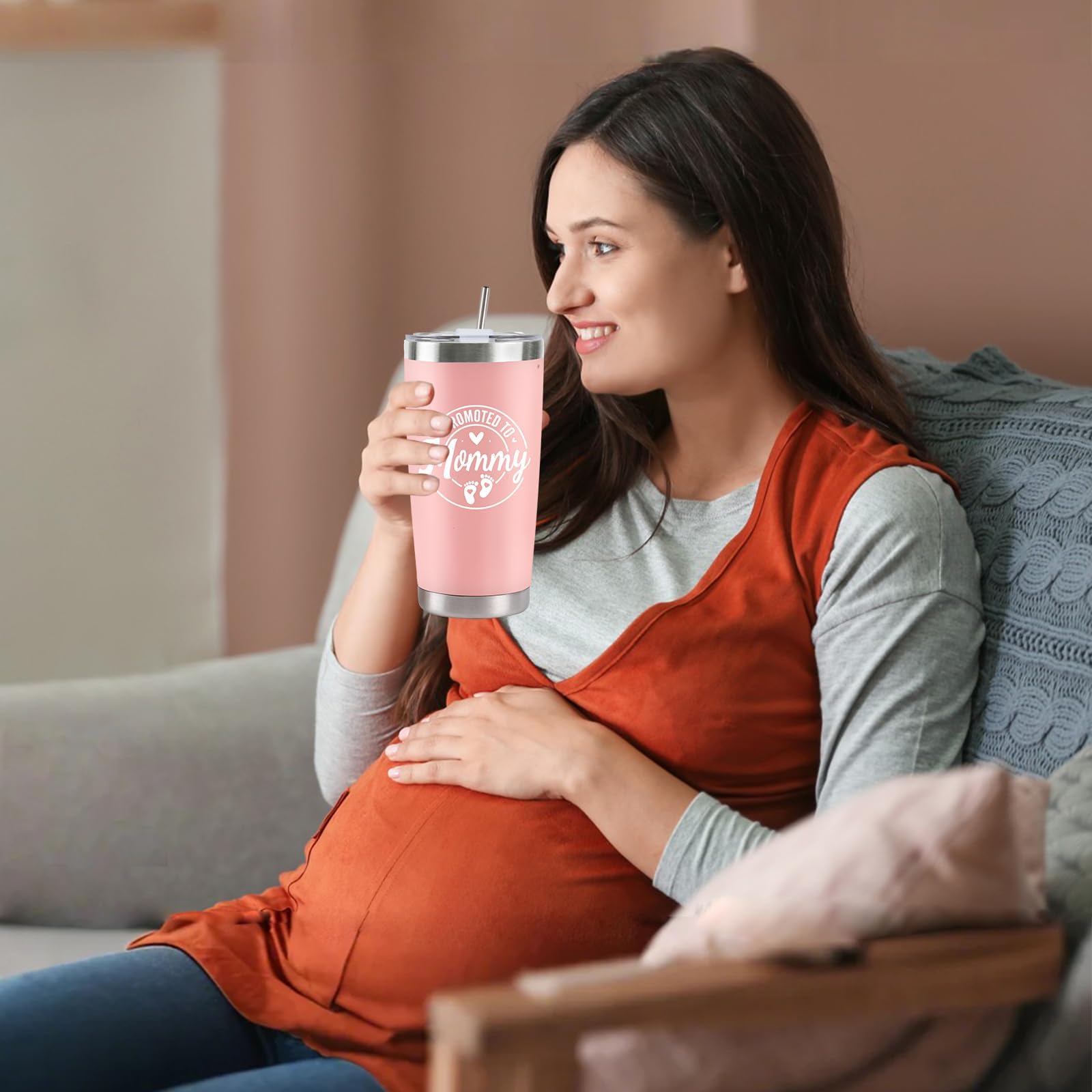 CUPLOOV lifestyle baby shower scene displaying thoughtful gift appeal and celebratory benefit