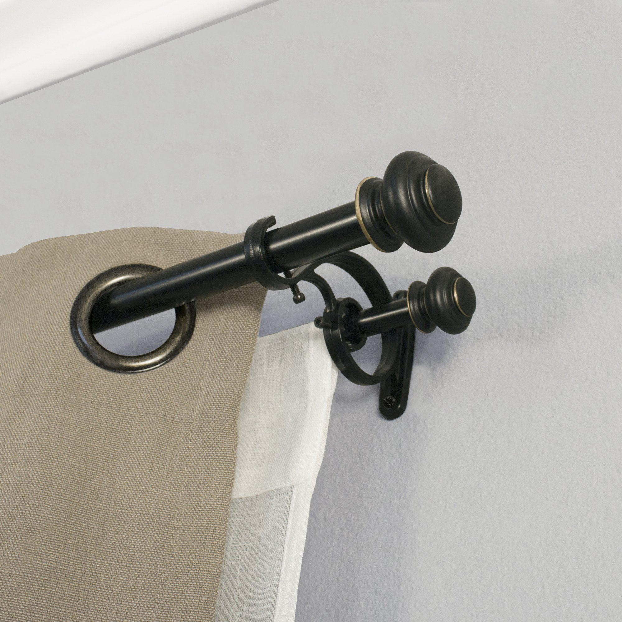 Decopolitan urn close-up finial detail highlighting antique bronze ornamentation benefit