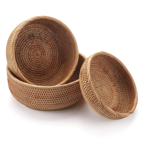 DECRAFTS bowl next to hand showing scale and easy handling convenience