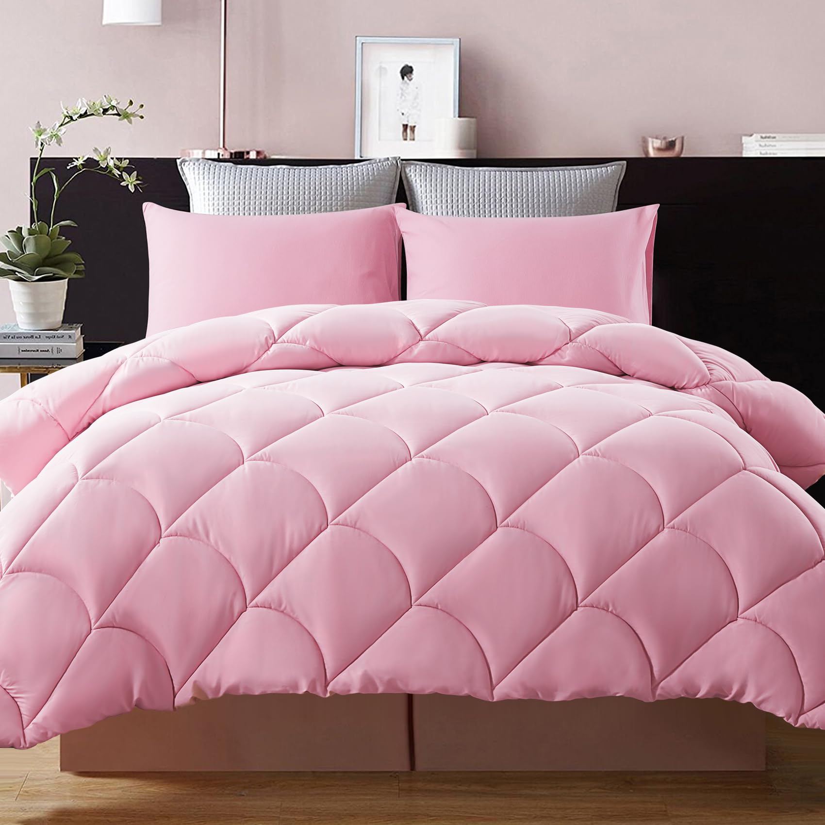 Decroom full comforter front view showing neat finish and inviting look