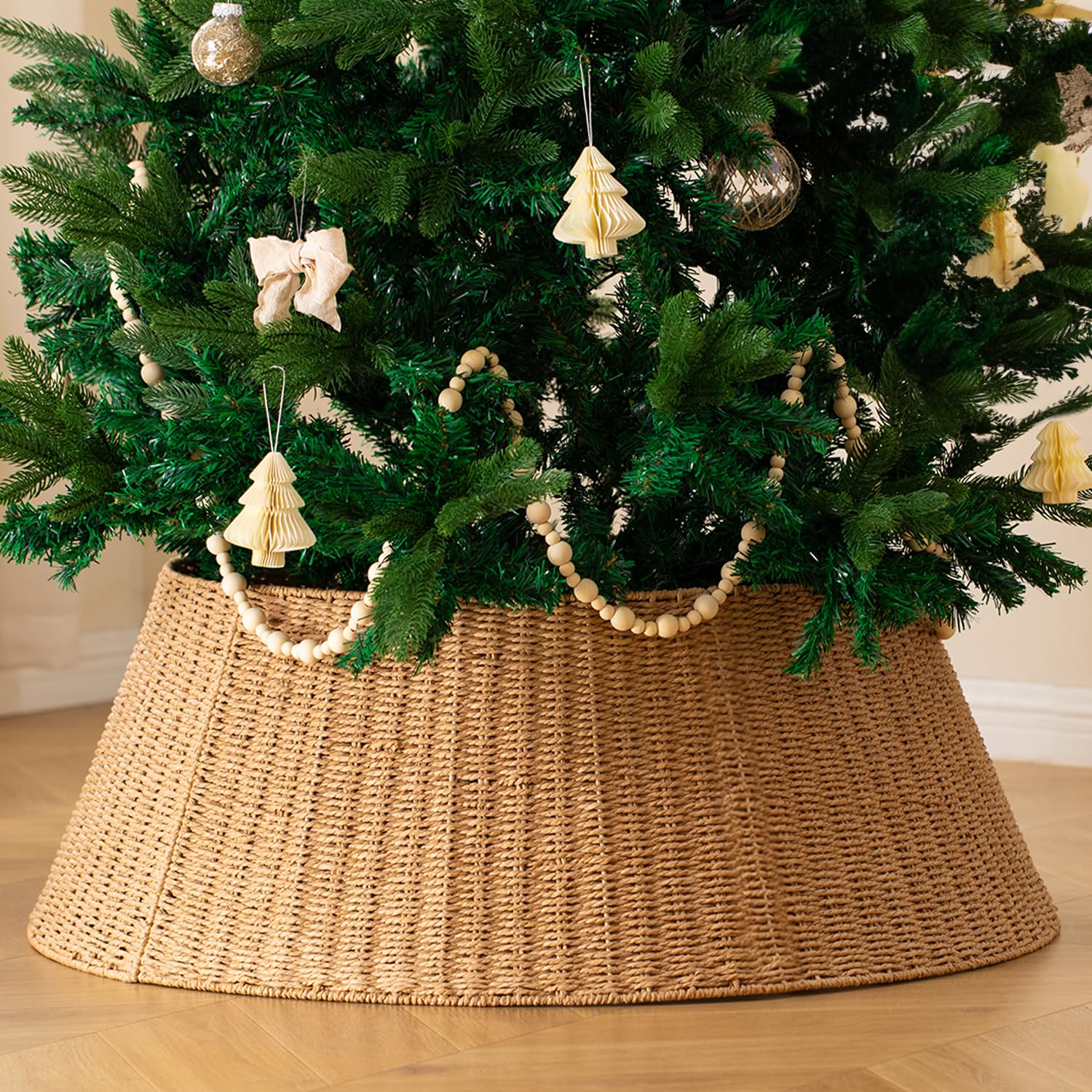 Deerher collar in living room scene enhances farmhouse holiday decor