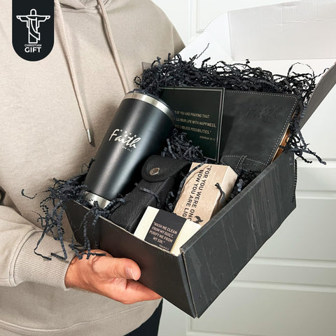DEHITE lifestyle image of man holding tumbler demonstrating practical use