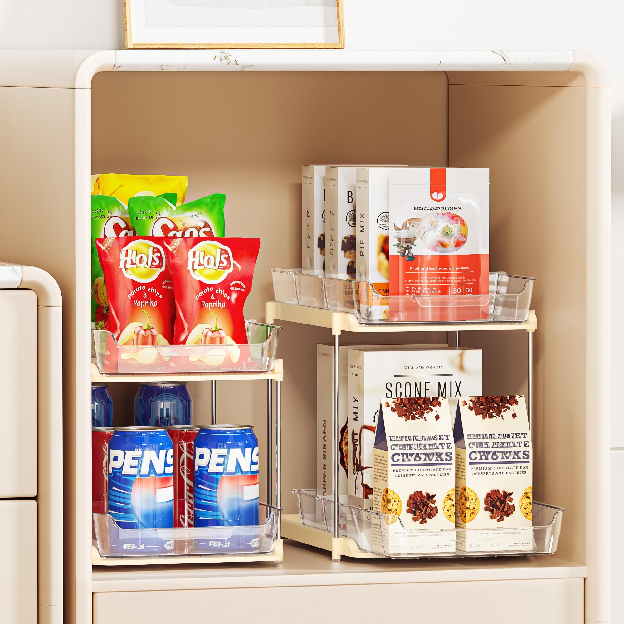 Delamu stacked three units to save vertical space and increase organized capacity