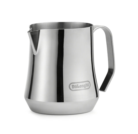 De'Longhi spout close-up highlights precision pour for better latte art
