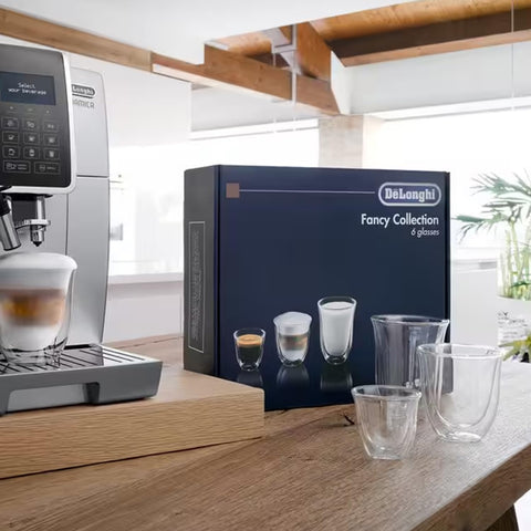 De'Longhi glasses on breakfast table conveying café-style presentation and practicality benefit