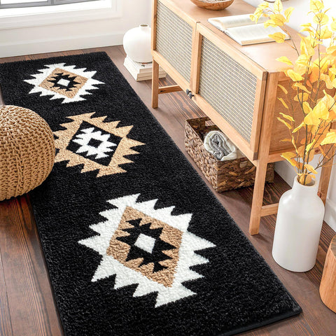 DEXDE front view of black Aztec runner showing pattern and fit
