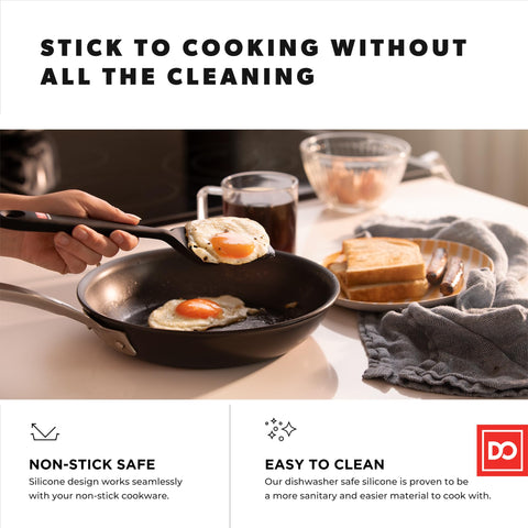 di Oro Living close-up of seamless silicone head showing smooth, food-safe surface