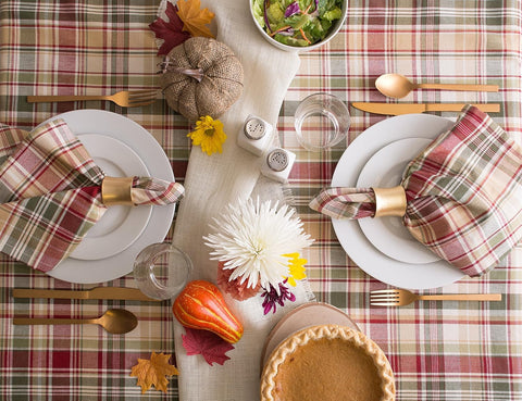 DII 70" tablecloth on round table with chairs illustrating fit