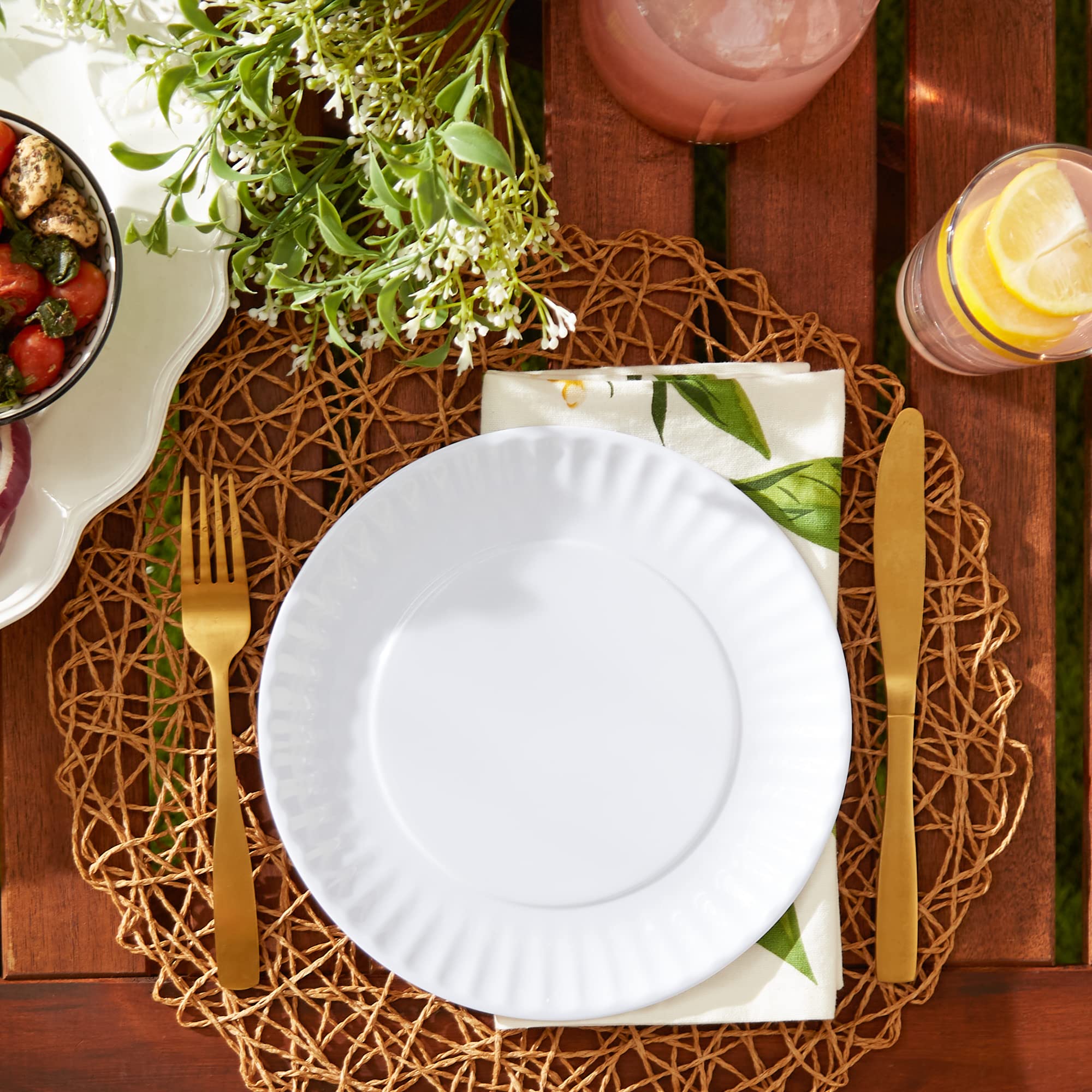 DII plate with barbecue food on table showcasing outdoor durability and attractive look