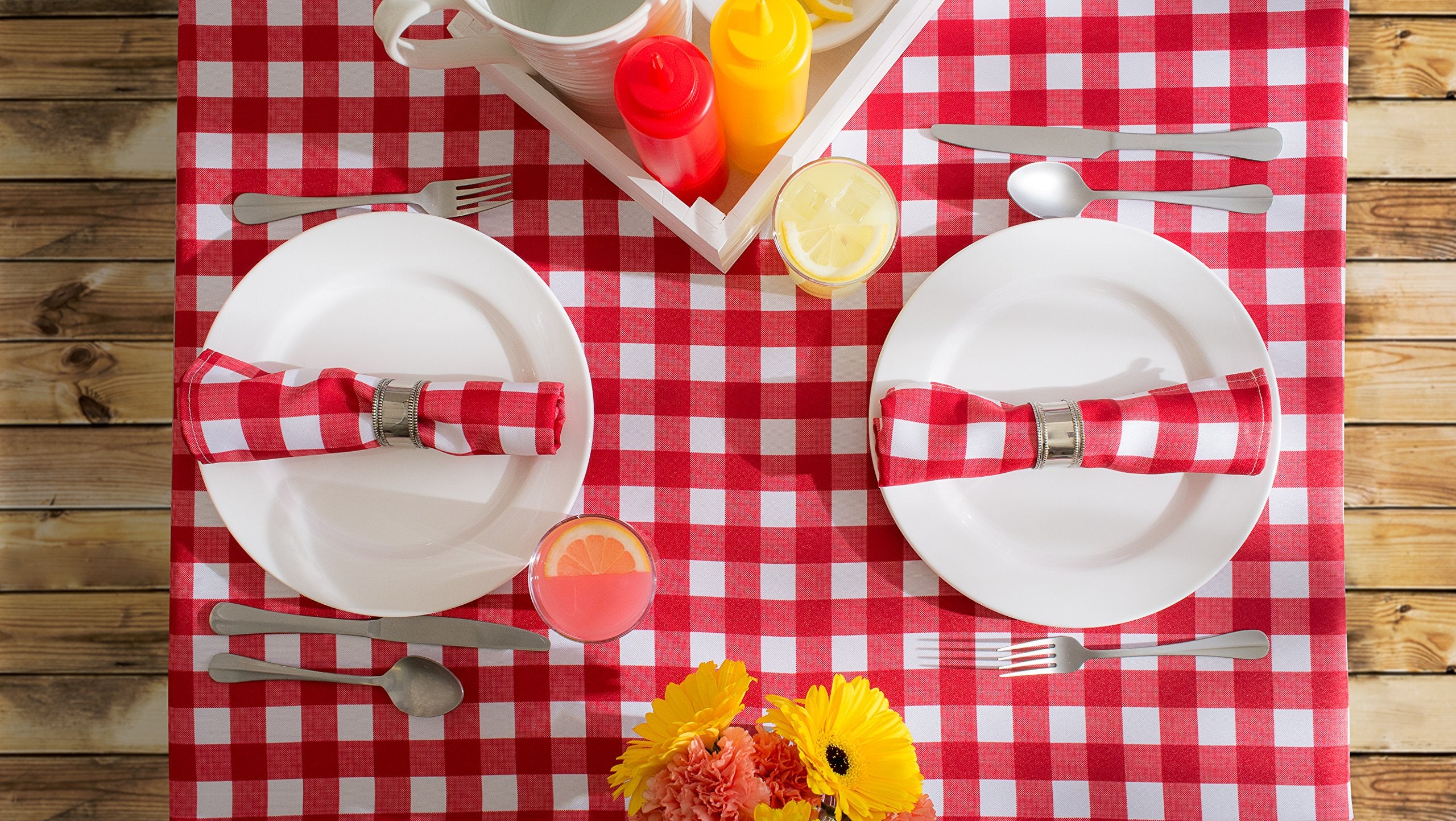 DII tablecloth size chart image illustrating 70 inch round measurements