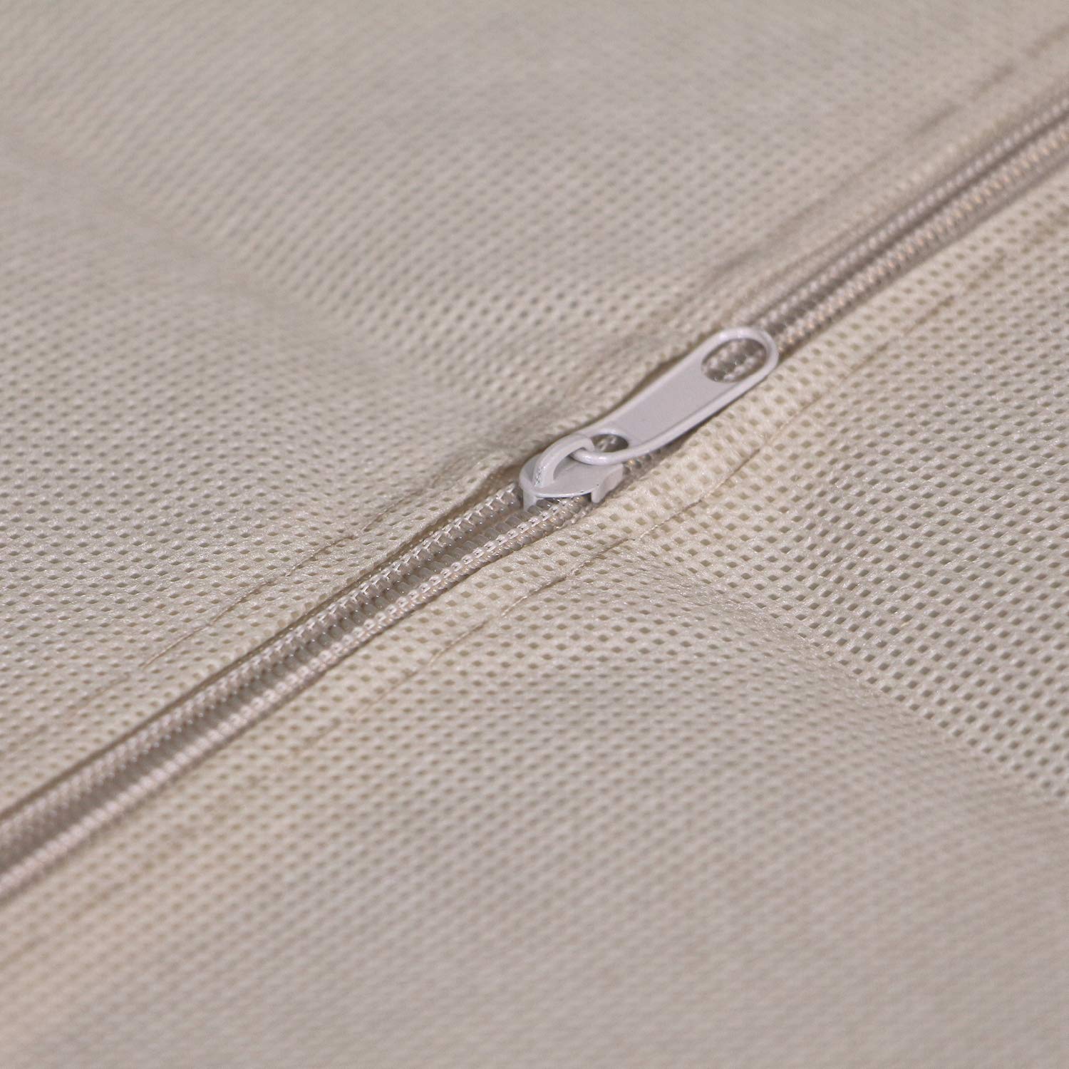 DIOMMELL detail of reinforced edge and cardboard insert showing reliable structure
