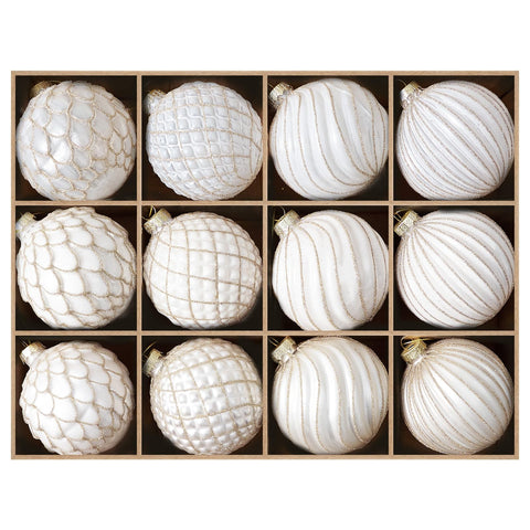 DN DECONATION front view of ornament box showing coordinated white gold set and elegant appeal
